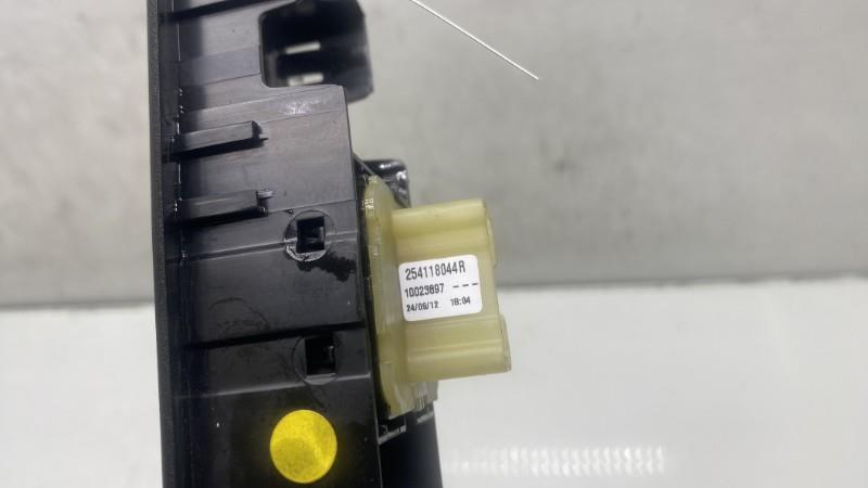 Interruttore lavacristalli anteriore sinistro RENAULT CLIO 4 PHASE 1 Diésel - 1