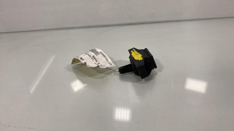 Serrure de coffre RENAULT CLIO 2 PHASE 1 Essence - 1