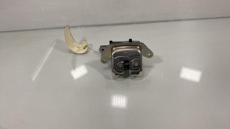 Serrure de coffre SUZUKI SWIFT 5 Essence/Hybride - 1