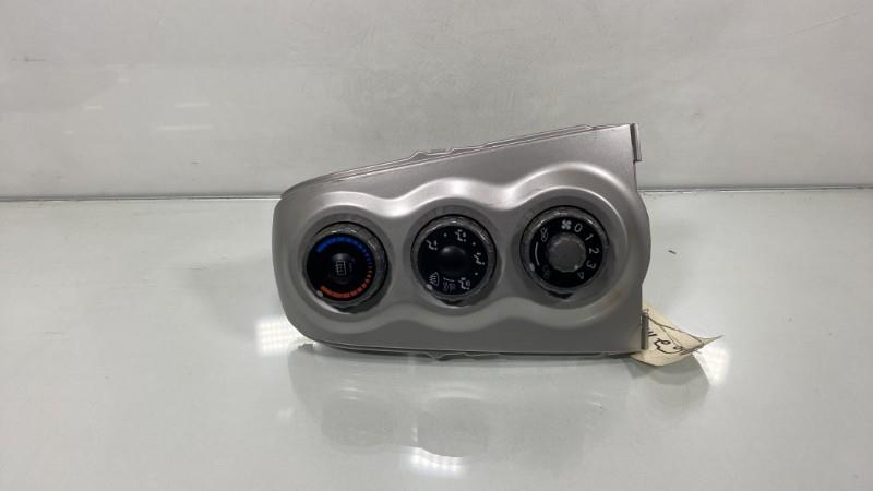 Commande chauffage TOYOTA YARIS 2 PHASE 1 Essence - 1