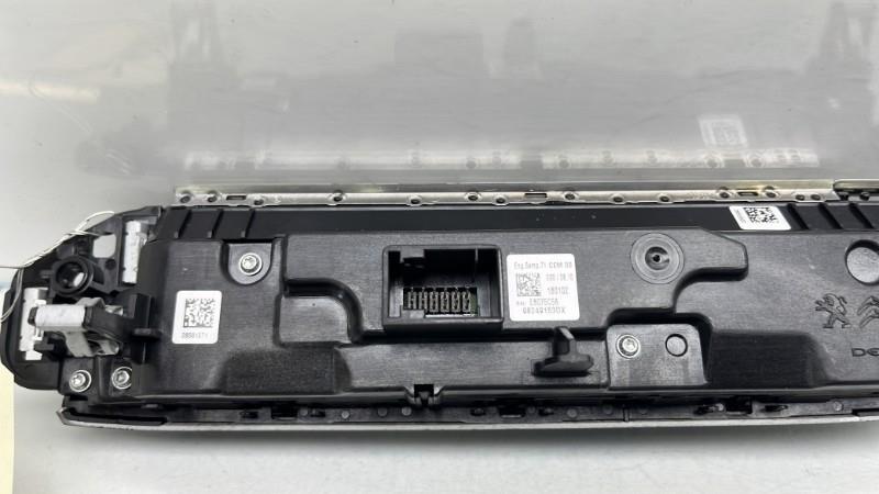 Bouton de warning PEUGEOT 3008 2 PHASE 1 Essence - 1