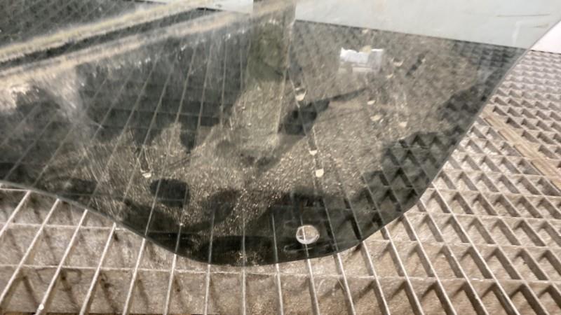 Vitre arriere gauche DACIA DUSTER 2 PHASE 1 Essence/Hybride - 1