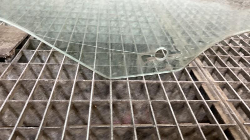 Vitre avant droit FORD GALAXY 3 PHASE 1 Diesel - 1