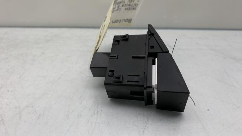 Bouton de warning SKODA OCTAVIA 3 PHASE 2 Essence - 1