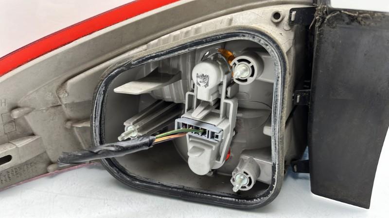 Fanale posteriore principale destro (luci) FORD MONDEO 3 PHASE 1 Diésel - 1