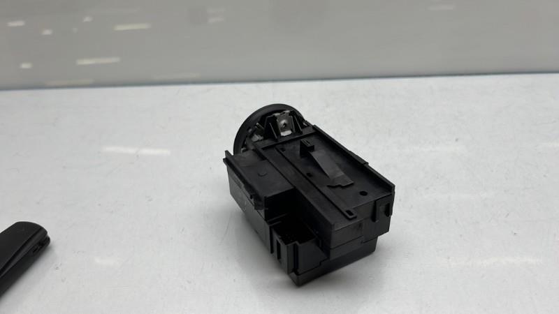Lettore schede (bloccasterzo) VOLKSWAGEN PASSAT 5 Diésel - 1