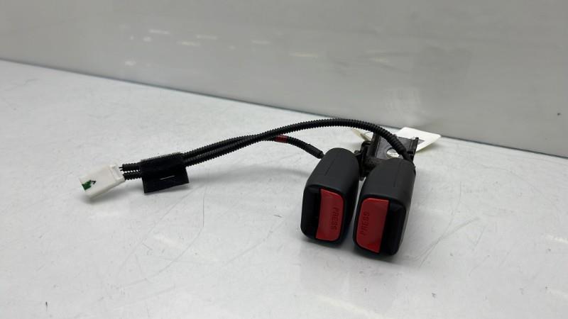 Aggancio cintura sicurezza posteriore sinistro KIA SPORTAGE 3 PHASE 1 Diésel - 1