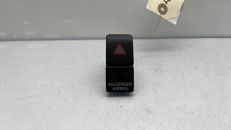 Bouton de warning SUZUKI CELERIO Essence - 1