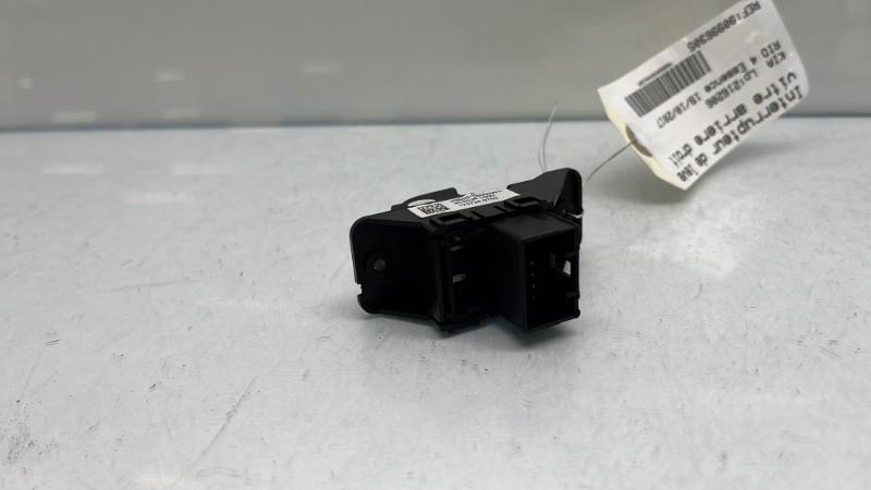 Interruttore lavacristalli posteriore destro KIA RIO 4 PHASE 1 Gasolina - 1
