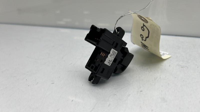 Interruttore lavacristalli posteriore sinistro NISSAN JUKE 1 PHASE 2 Gasolina - 1