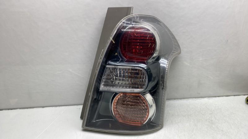 Fanale posteriore principale destro (luci) TOYOTA COROLLA VERSO 2 PHASE 2 Diésel - 1