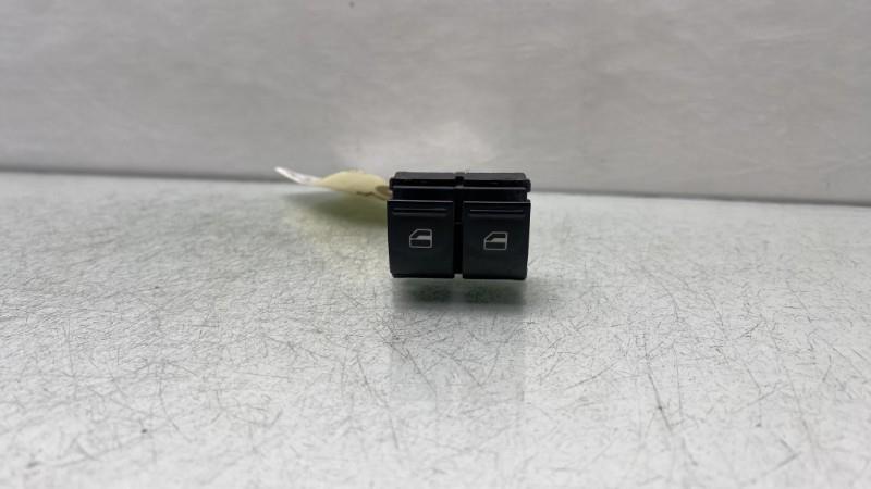 Interruttore lavacristalli anteriore sinistro VOLKSWAGEN POLO 5 PHASE 1 Diésel - 1
