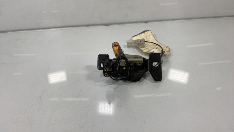Serrure de coffre MAZDA 323 6 Diesel - 1