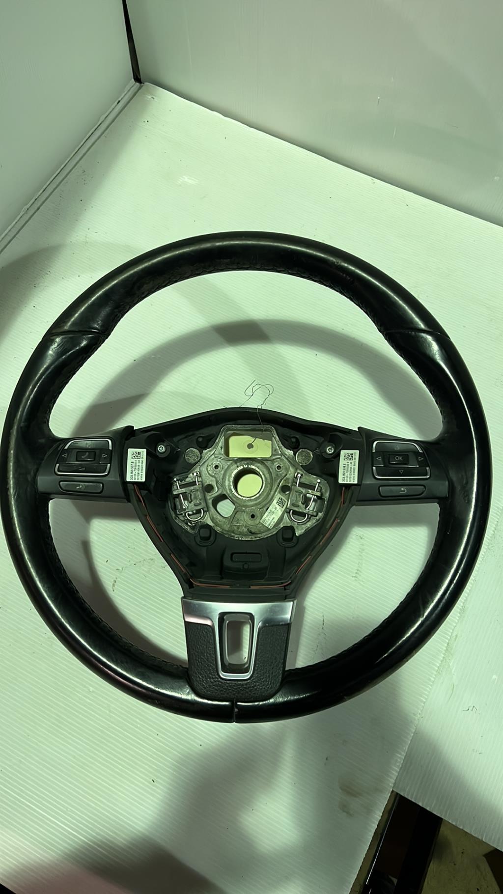 Volant VOLKSWAGEN GOLF 6 Diesel - 1
