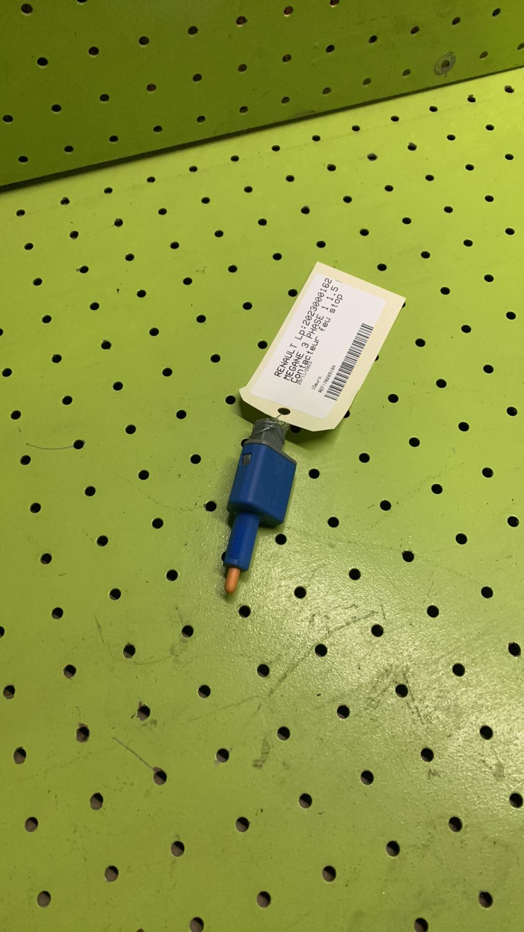 Contacteur feu stop RENAULT MEGANE 3 PHASE 1 Diesel - 1