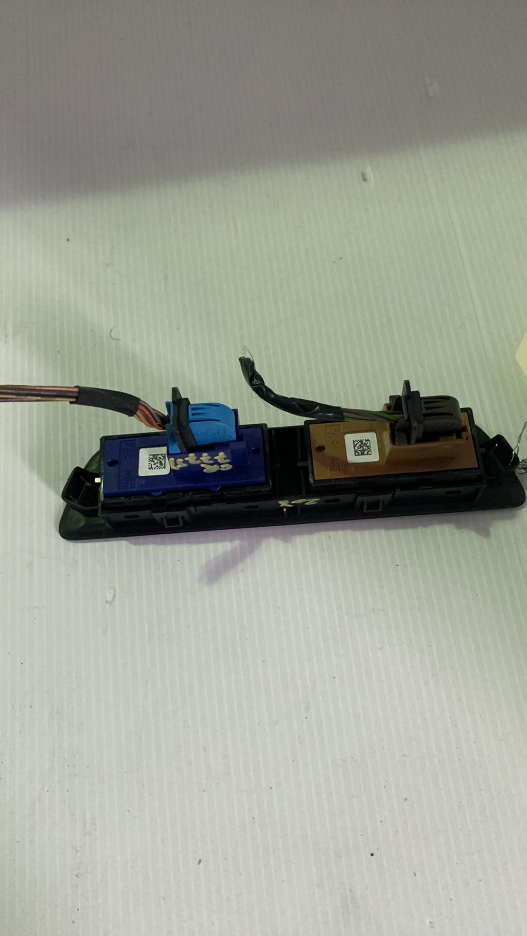 Botón/Interruptor PEUGEOT 208 1 PHASE 1 Diésel - 1