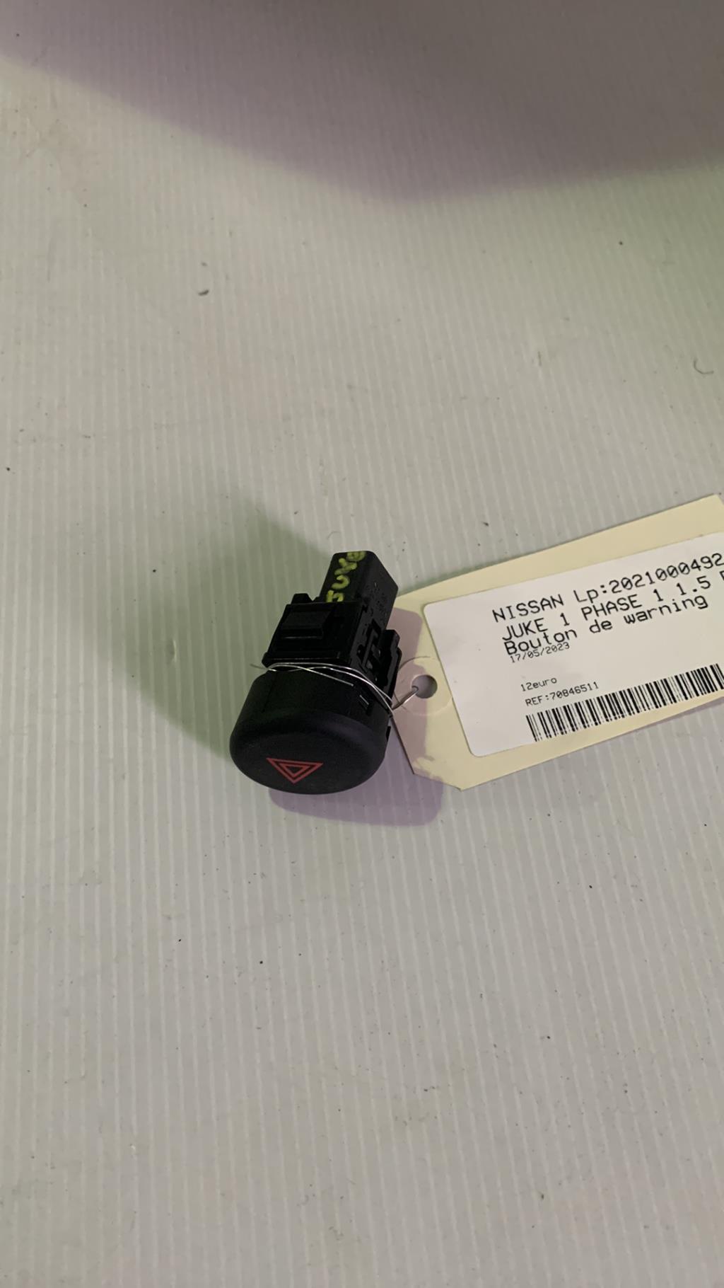 Bouton de warning NISSAN JUKE 1 PHASE 1 Diesel - 1