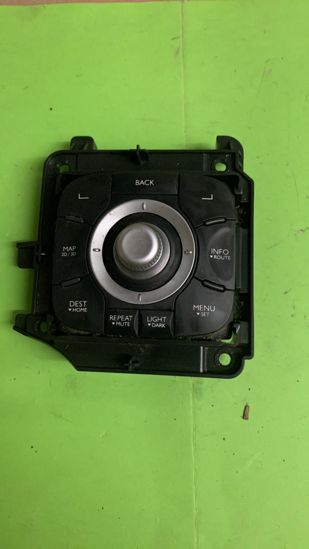 Commande GPS RENAULT MEGANE 3 PHASE 1 BREAK Diesel - 1