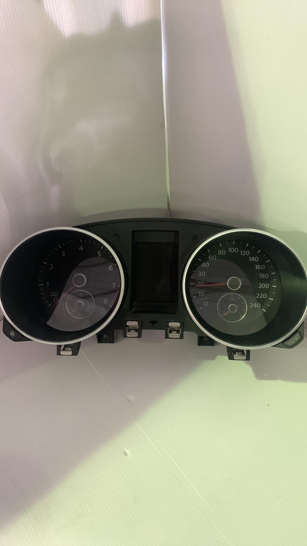 Compteur VOLKSWAGEN GOLF 6 Essence - 1
