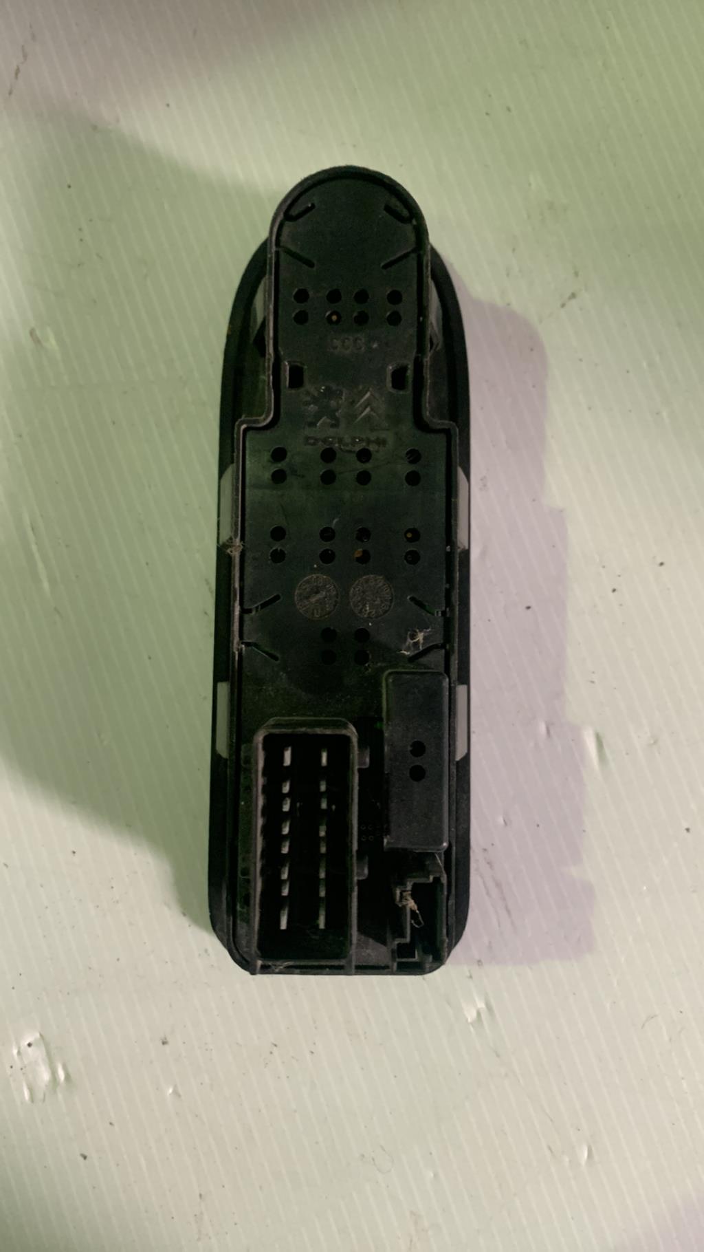 Interruptor de elevalunas CITROEN C3 2  - 1