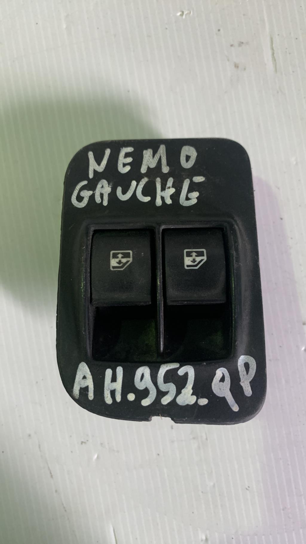 Interrupteur de leve vitre avant gauche CITROEN NEMO Diesel - 1