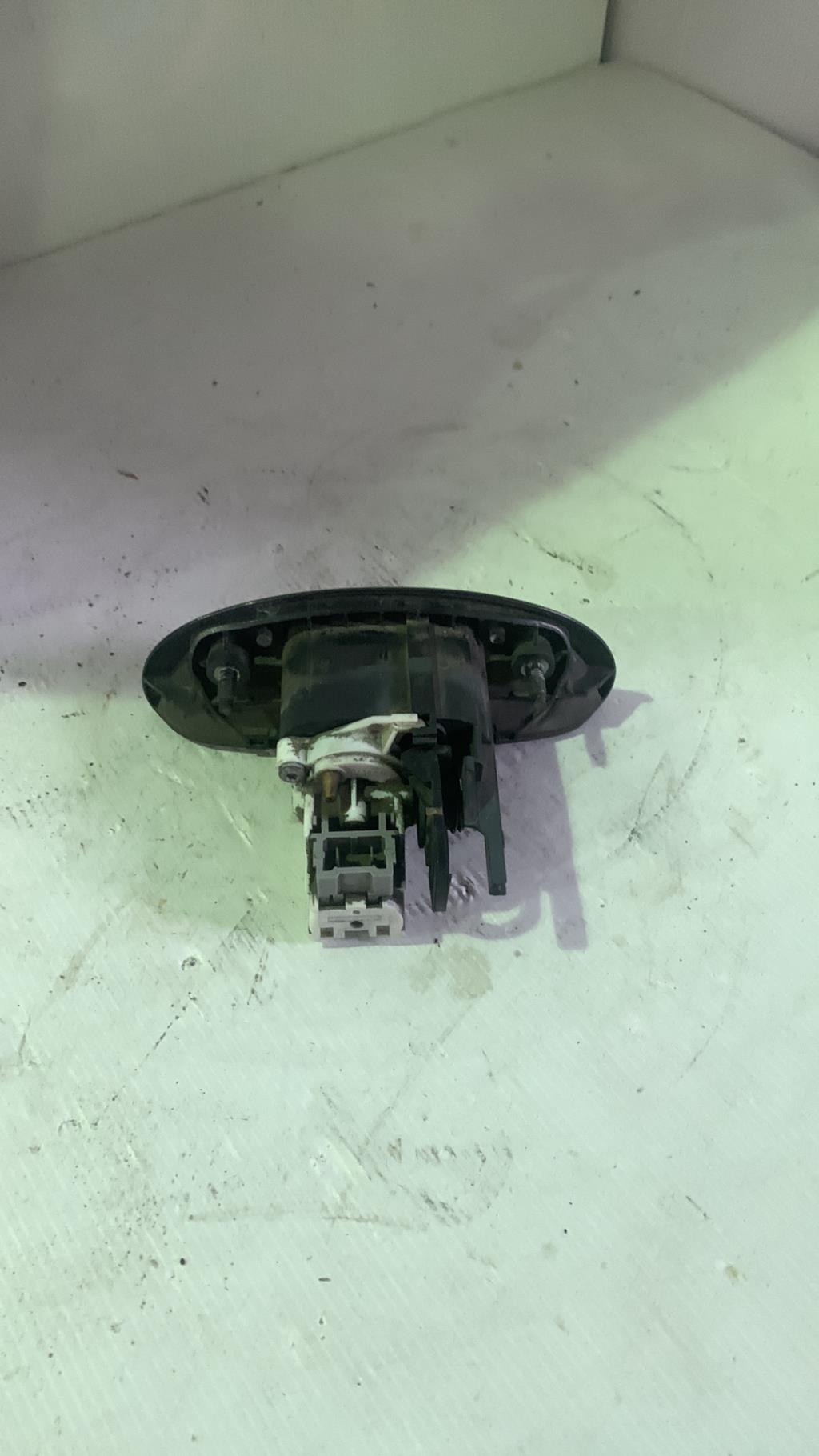 Bouton de coffre RENAULT SCENIC 1 PHASE 2 Diesel - 1