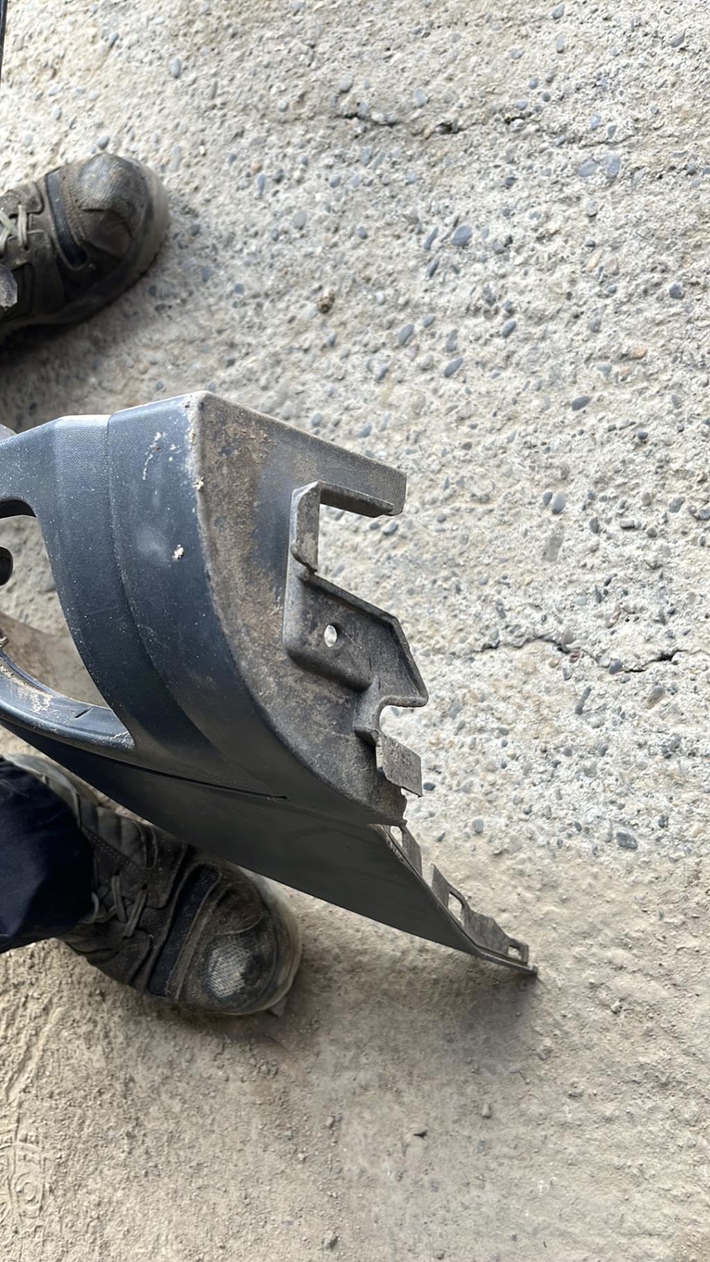 Parachoques trasero RENAULT KANGOO 2  - 1