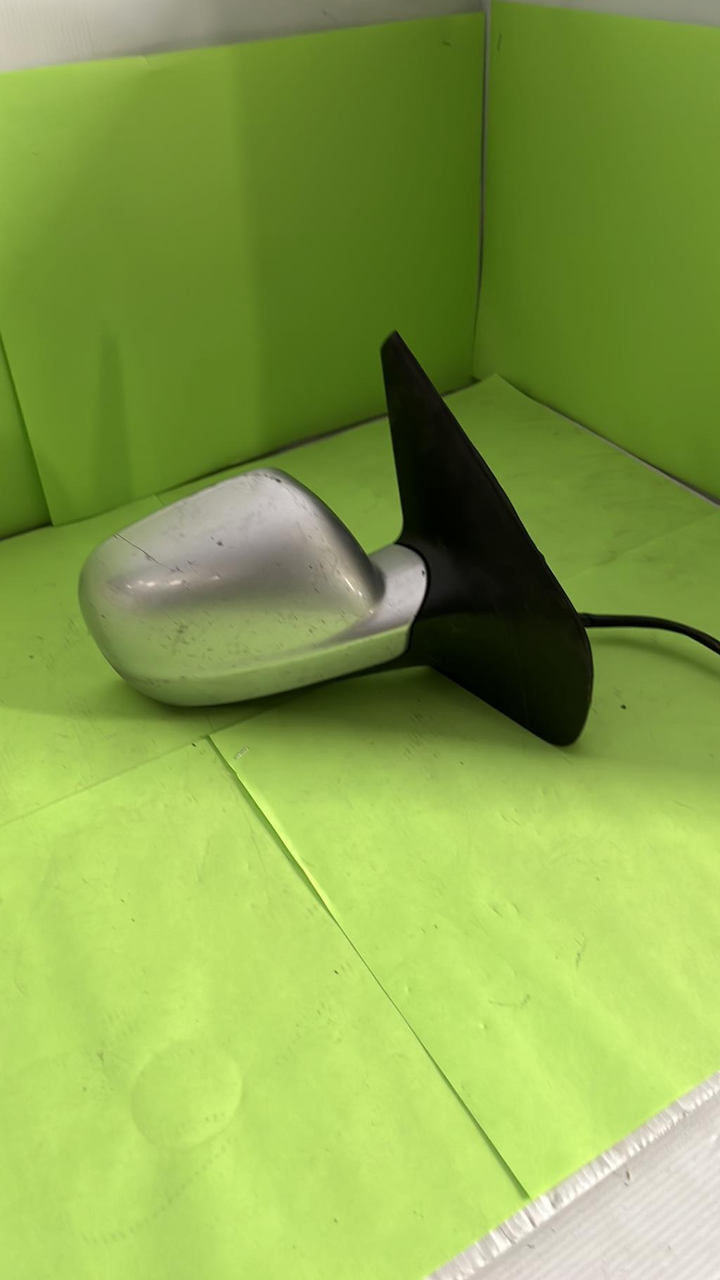Retrovisor derecho VOLKSWAGEN GOLF 4 Gasolina - 1