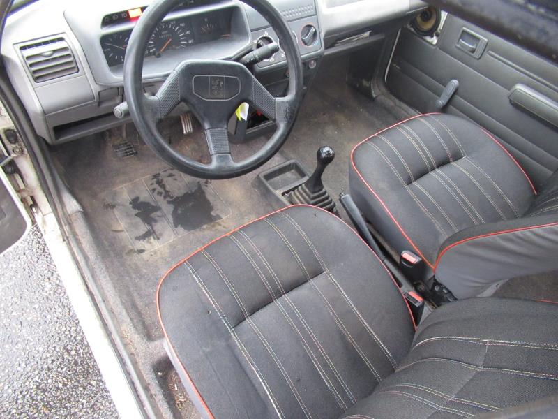 Image Feu arriere principal droit (feux) - PEUGEOT 205