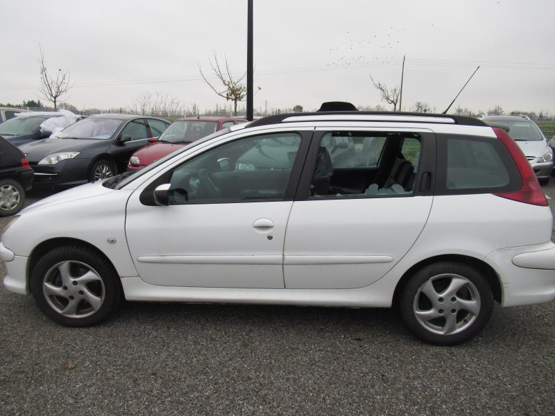 Image Feu arriere principal droit (feux) - PEUGEOT 206