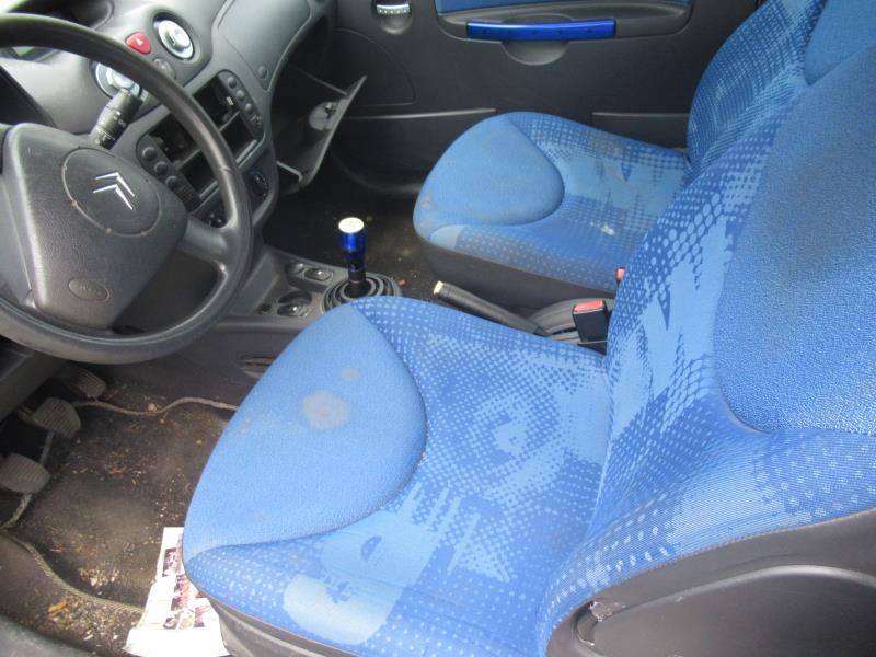 Image Feu arriere principal droit (feux) - CITROEN C2