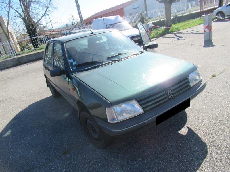 Image Poignee porte avant droit - PEUGEOT 205