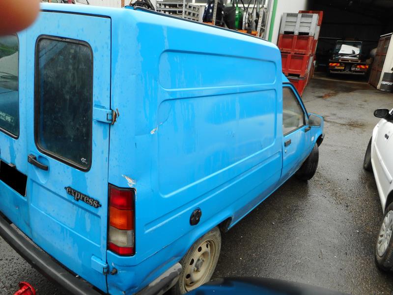 Image Feu arriere principal droit (feux) - RENAULT EXPRESS