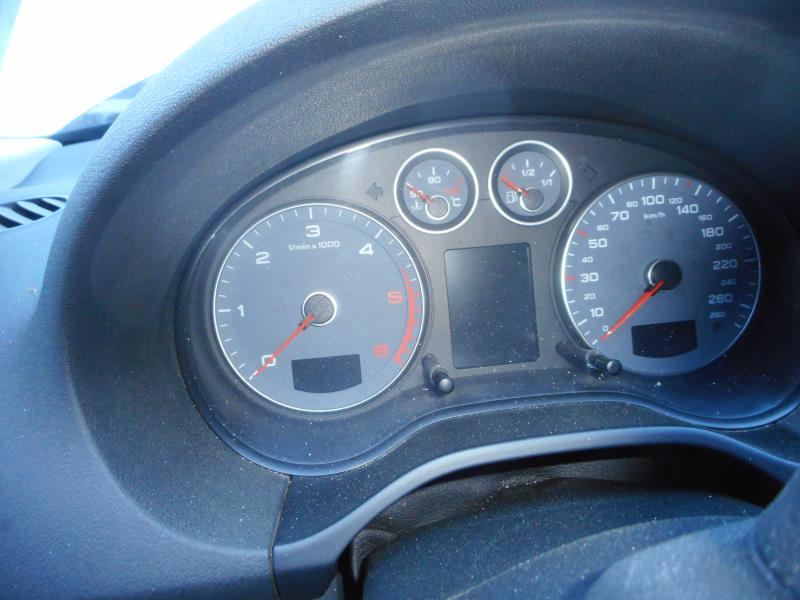 Image Verin de capot - AUDI A3 2
