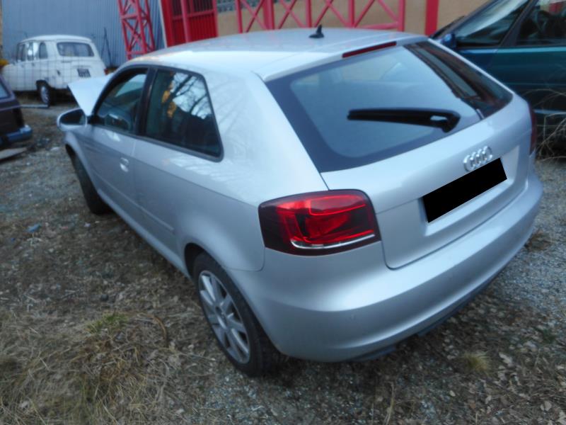 Image Verin de capot - AUDI A3 2