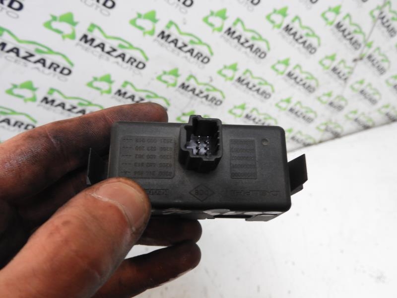 Bouton de warning RENAULT MEGANE 3 PHASE 3  - 1