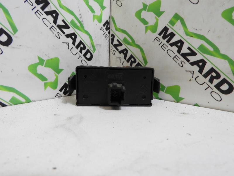 Bouton de warning RENAULT CLIO 3 PHASE 2 Diesel - 1