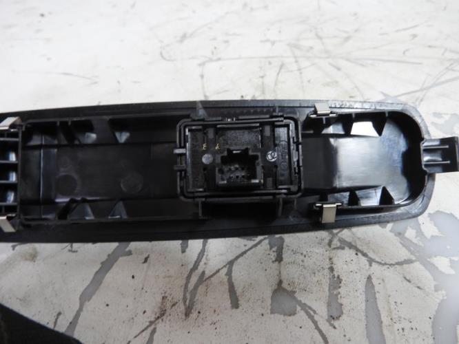 Image Interrupteur de leve vitre avant droit - RENAULT SCENIC 3