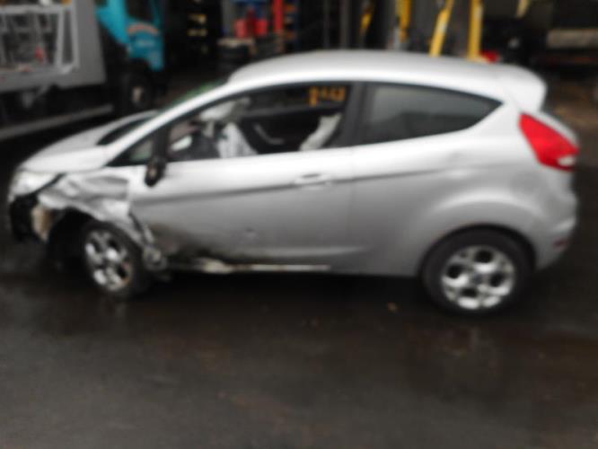 Image Feu arriere principal gauche (feux) - FORD FIESTA 6