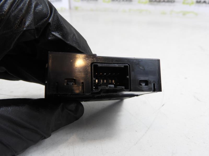 Bouton de warning SUZUKI SWIFT 5 Essence - 1