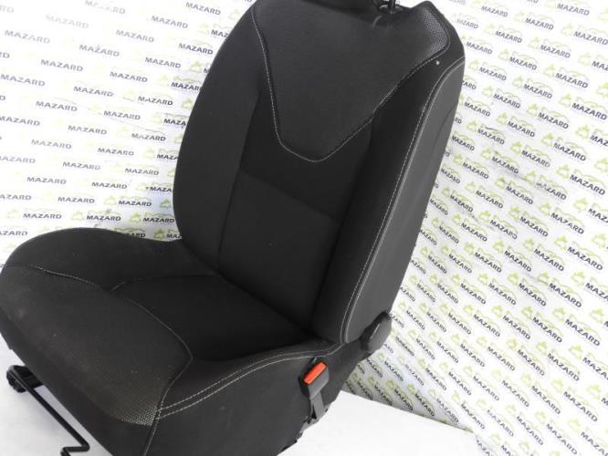 Image Siege avant droit - RENAULT CLIO 4