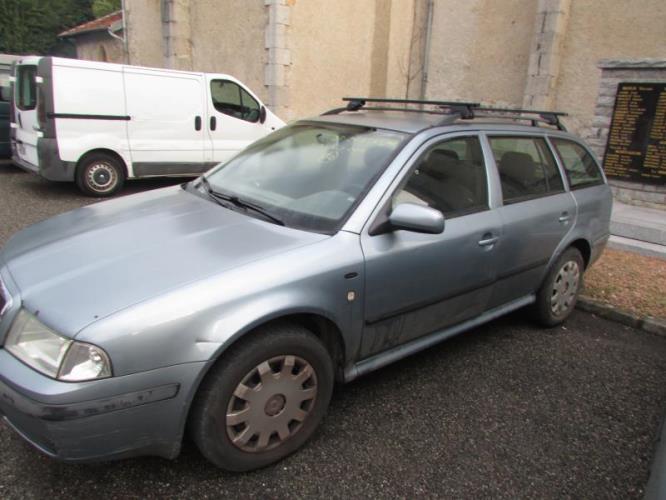 Image Serrure avant gauche - SKODA OCTAVIA 1