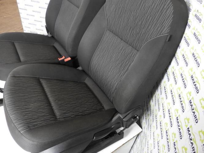 Image Interieur complet - OPEL ASTRA J