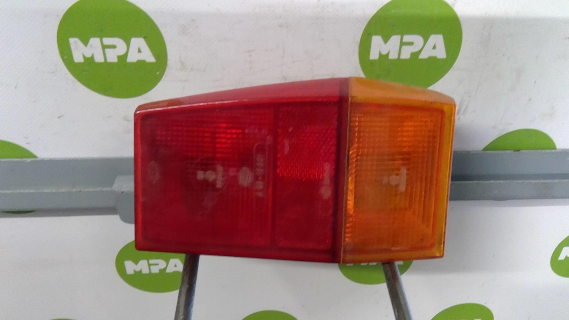 Fanale posteriore principale destro (luci) FORD FIESTA 1  - 1