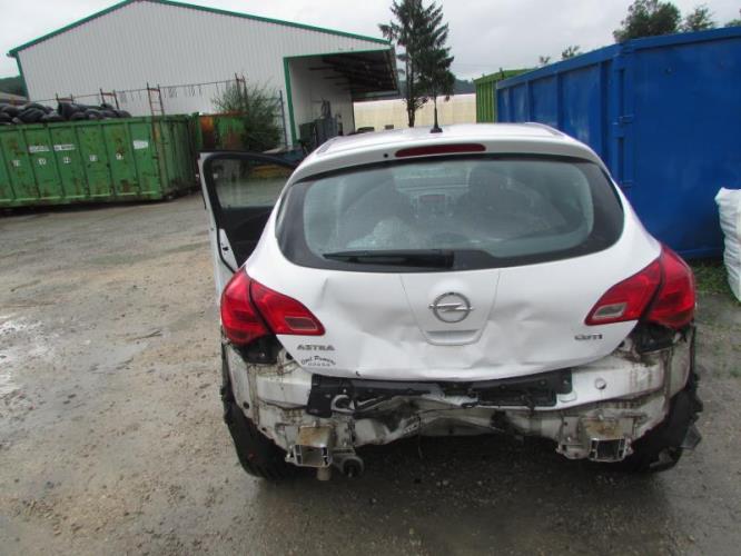 Image Interieur complet - OPEL ASTRA J