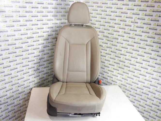 Image Siege avant droit - HYUNDAI I 40