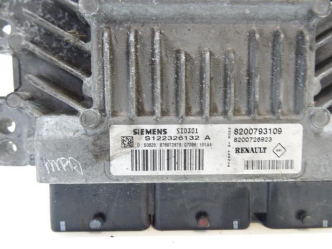 Image Calculateur moteur - RENAULT LAGUNA 3