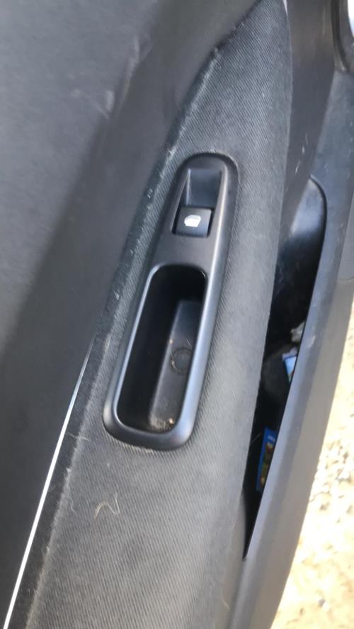 Image Autoradio d'origine - PEUGEOT 5008 1