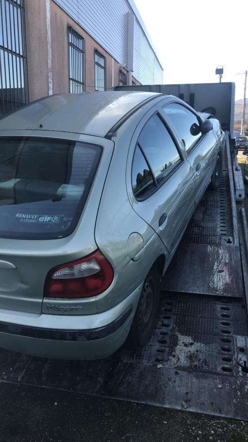 Image Moyeu avant gauche - RENAULT MEGANE 1