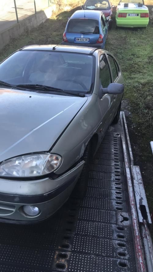 Image Moyeu avant gauche - RENAULT MEGANE 1